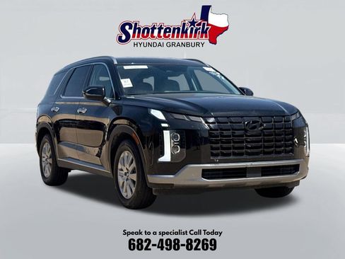 Used 2025 Hyundai Palisade SEL FWD image 3