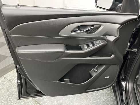 Certified 2023 Chevrolet Traverse LT w/ LT Premium Package AWD/4WD image 8