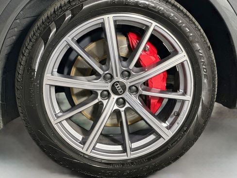 Used 2024 Audi Q5 e Premium Plus w/ Premium Plus Package AWD/4WD image 11