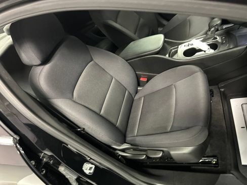 Used 2025 Chevrolet Malibu RS FWD image 24