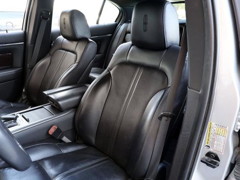 Used 2010 Lincoln MKS image 20