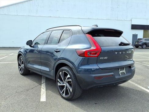 Used 2022 Volvo XC40 T5 R-Design w/ Climate Package image 5