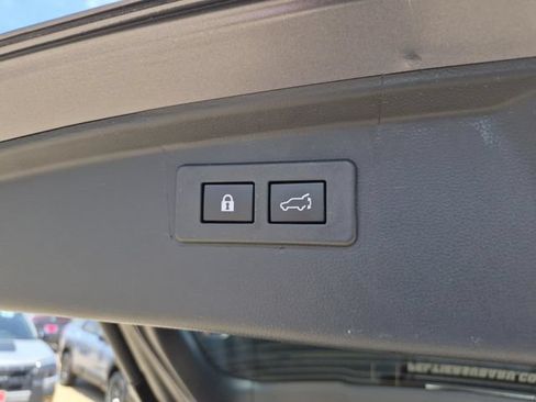 Certified 2025 Subaru Outback Limited AWD/4WD image 10