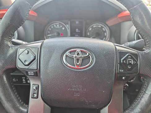 Used 2017 Toyota Tacoma TRD Off-Road w/ Tow Package (A/T) AWD/4WD image 22