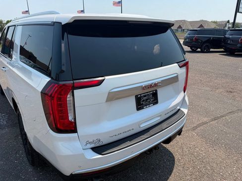 Used 2022 GMC Yukon XL Denali w/ Denali Ultimate Package AWD/4WD image 16