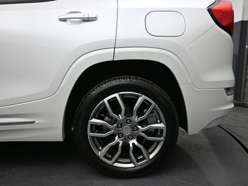 Used 2022 GMC Terrain Denali image 9
