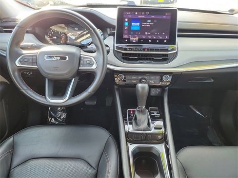 Certified 2022 Jeep Compass Limited image 10