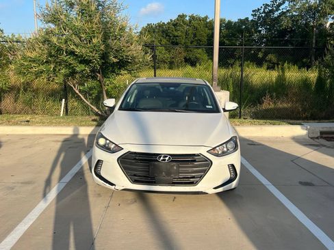 Used 2017 Hyundai Elantra Limited w/ Limited Ultimate Package 09 FWD image 2
