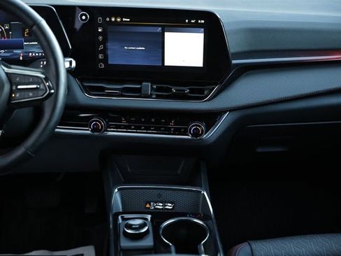 Used 2025 Chevrolet Equinox RS image 28