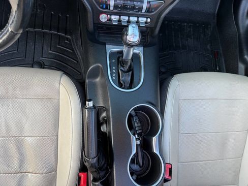 Used 2018 Ford Mustang Premium RWD image 13