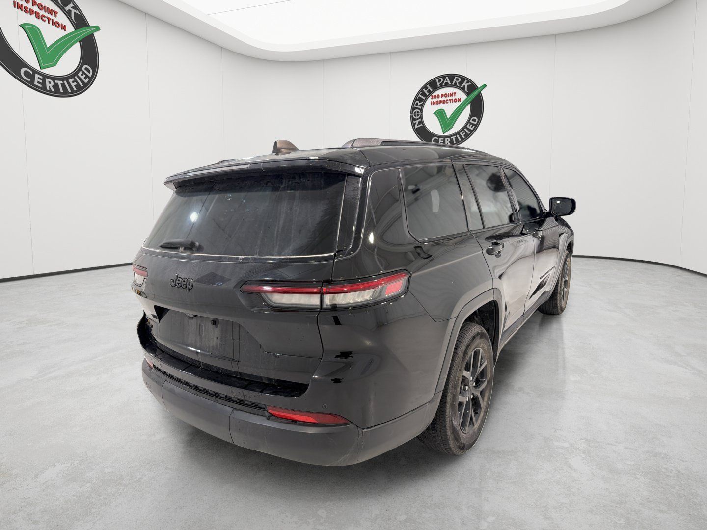 Used 2024 Jeep Grand Cherokee L Laredo AWD/4WD image 5