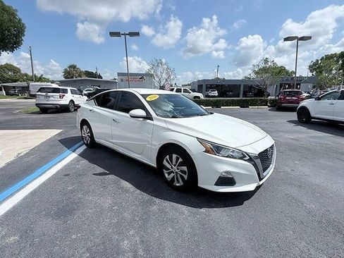 Used 2020 Nissan Altima 2.5 S FWD image 2