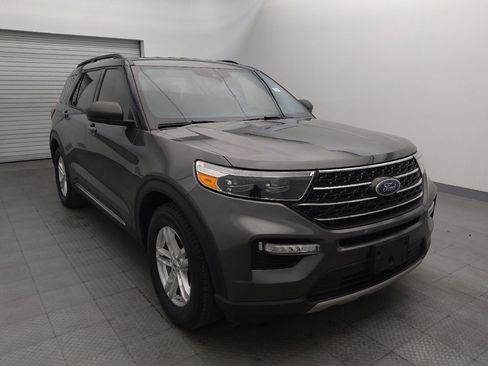 Used 2020 Ford Explorer XLT w/ Equipment Group 202A RWD image 13