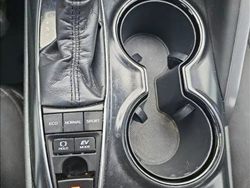 Used 2019 Toyota Camry LE image 23