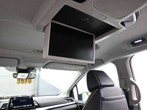 New 2026 Honda Odyssey Touring image 14