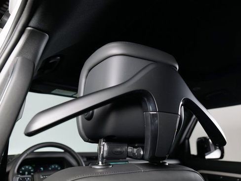 New 2026 Land Rover Defender 110 X-Dynamic SE image 22