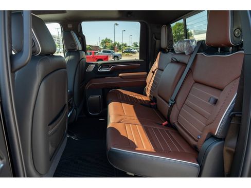 New 2026 GMC Sierra 2500 Denali Ultimate AWD/4WD image 13