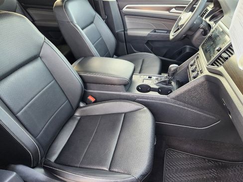 Used 2021 Volkswagen Atlas SE image 14