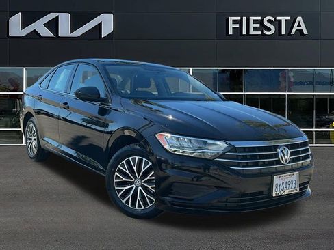 Used 2021 Volkswagen Jetta SE image 1