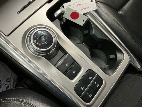 Used 2020 Ford Explorer XLT w/ Equipment Group 202A image 21