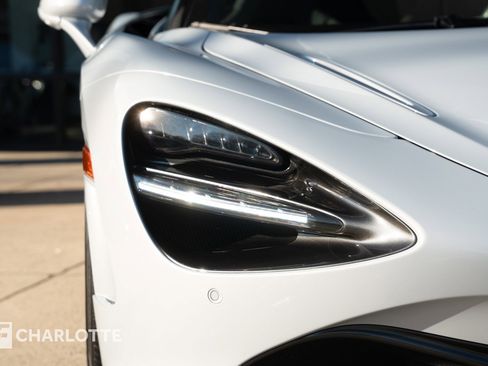 Used 2020 McLaren 720S Spider image 4