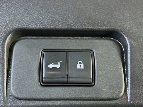 Used 2023 Nissan Rogue SV w/ SV Premium B Package image 30