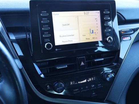 Used 2023 Toyota Camry SE w/ Convenience Package image 18