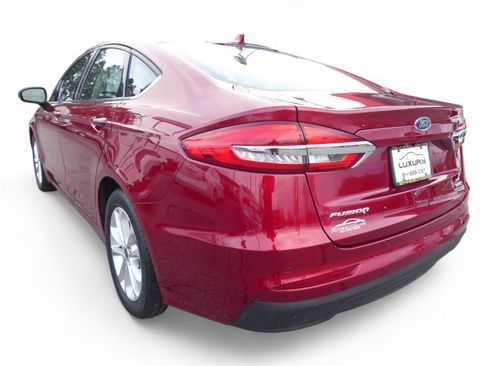 Used 2019 Ford Fusion SE image 8