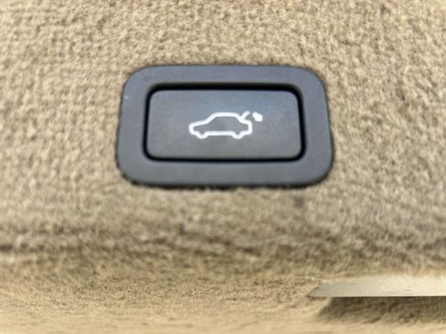 Used 2013 Volvo XC70 3.2 image 21