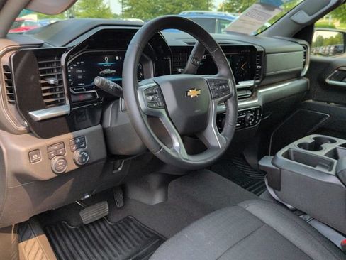 Used 2023 Chevrolet Silverado 1500 LT AWD/4WD image 12
