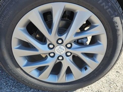 Used 2025 Buick Enclave Preferred image 9