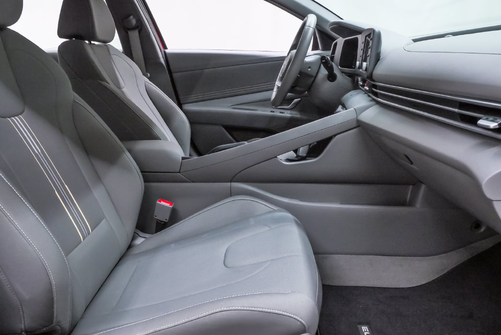 Certified 2026 Hyundai Elantra Sport FWD image 13