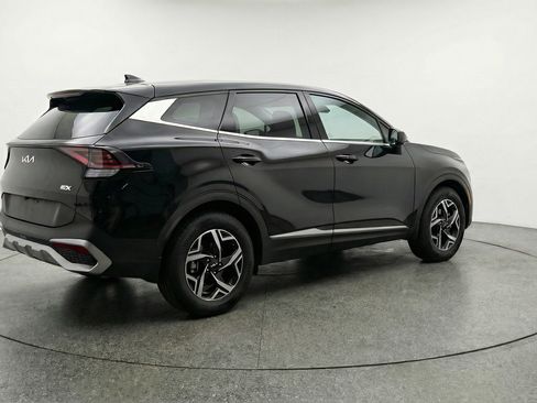Used 2025 Kia Sportage LX FWD image 9