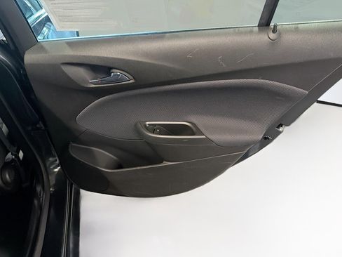 Used 2018 Chevrolet Cruze LT w/ Convenience Package FWD image 29