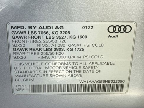 Used 2022 Audi e-tron Premium image 30