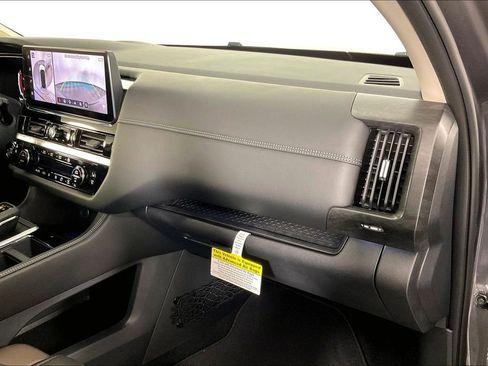 New 2026 Nissan Pathfinder Platinum w/ Accent Package AWD/4WD image 18