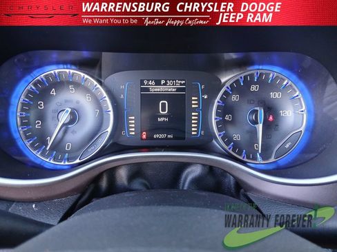 Used 2023 Chrysler Voyager LX FWD image 16