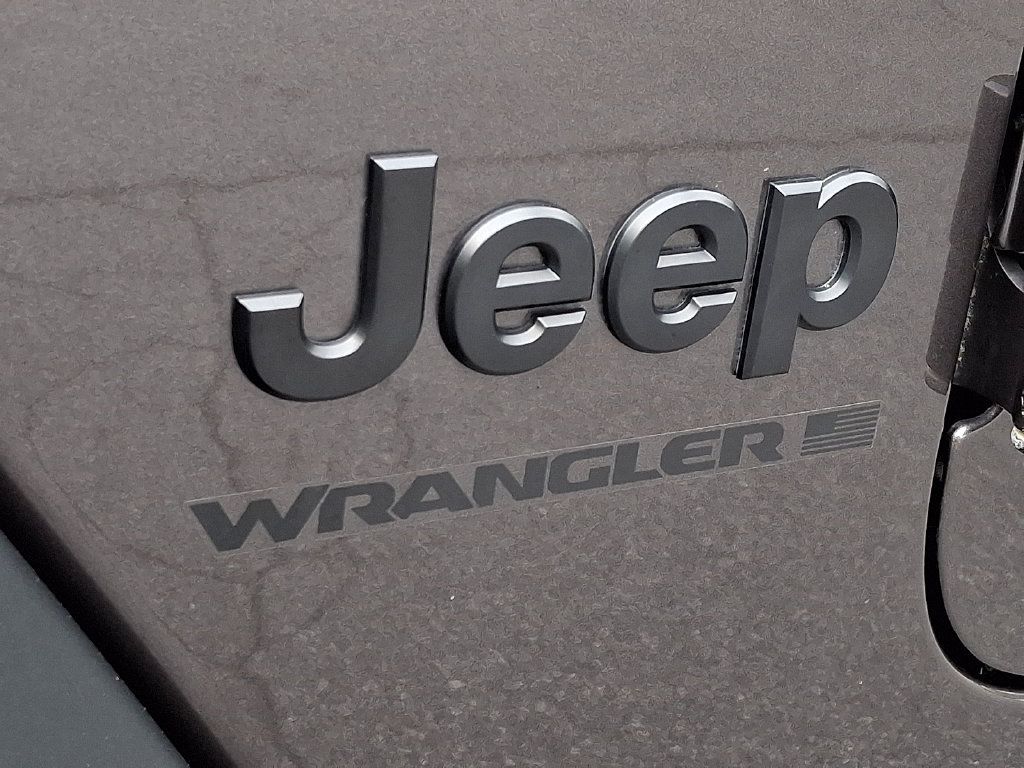 Used 2025 Jeep Wrangler Sport AWD/4WD image 34