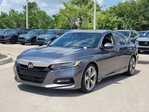 Used 2018 Honda Accord Touring image 3