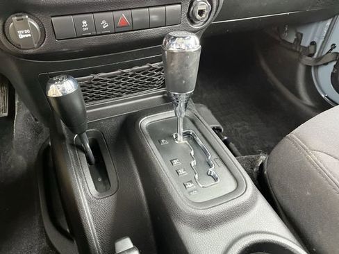 Used 2015 Jeep Wrangler Sport image 22