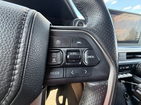 Used 2025 Toyota 4Runner 4WD image 17