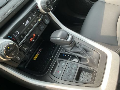 Used 2023 Toyota RAV4 XLE Premium AWD/4WD image 28