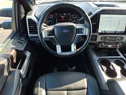 Used 2022 Ford F350 Lariat w/ Lariat Ultimate Package image 11