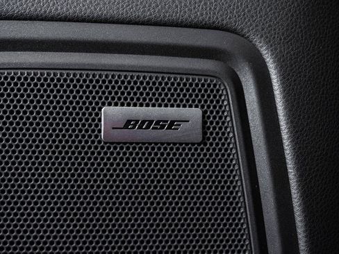 Certified 2024 Porsche Macan image 27