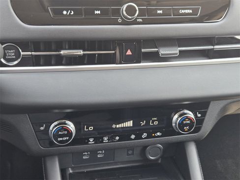 New 2025 Mitsubishi Outlander SE image 14