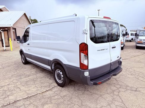 Used 2018 Ford Transit 150 130 Low Roof RWD image 4
