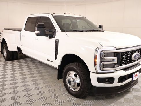 Used 2025 Ford F350 Platinum AWD/4WD image 1