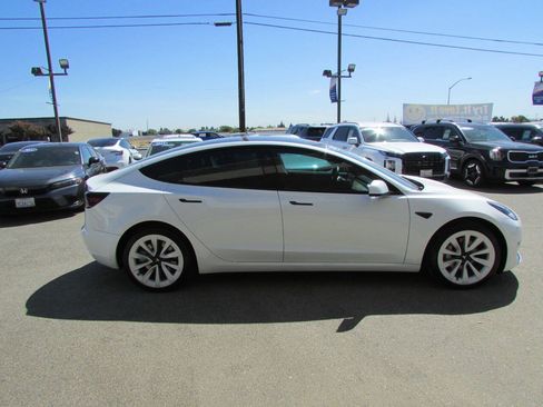 Used 2023 Tesla Model 3 Standard Range RWD image 6