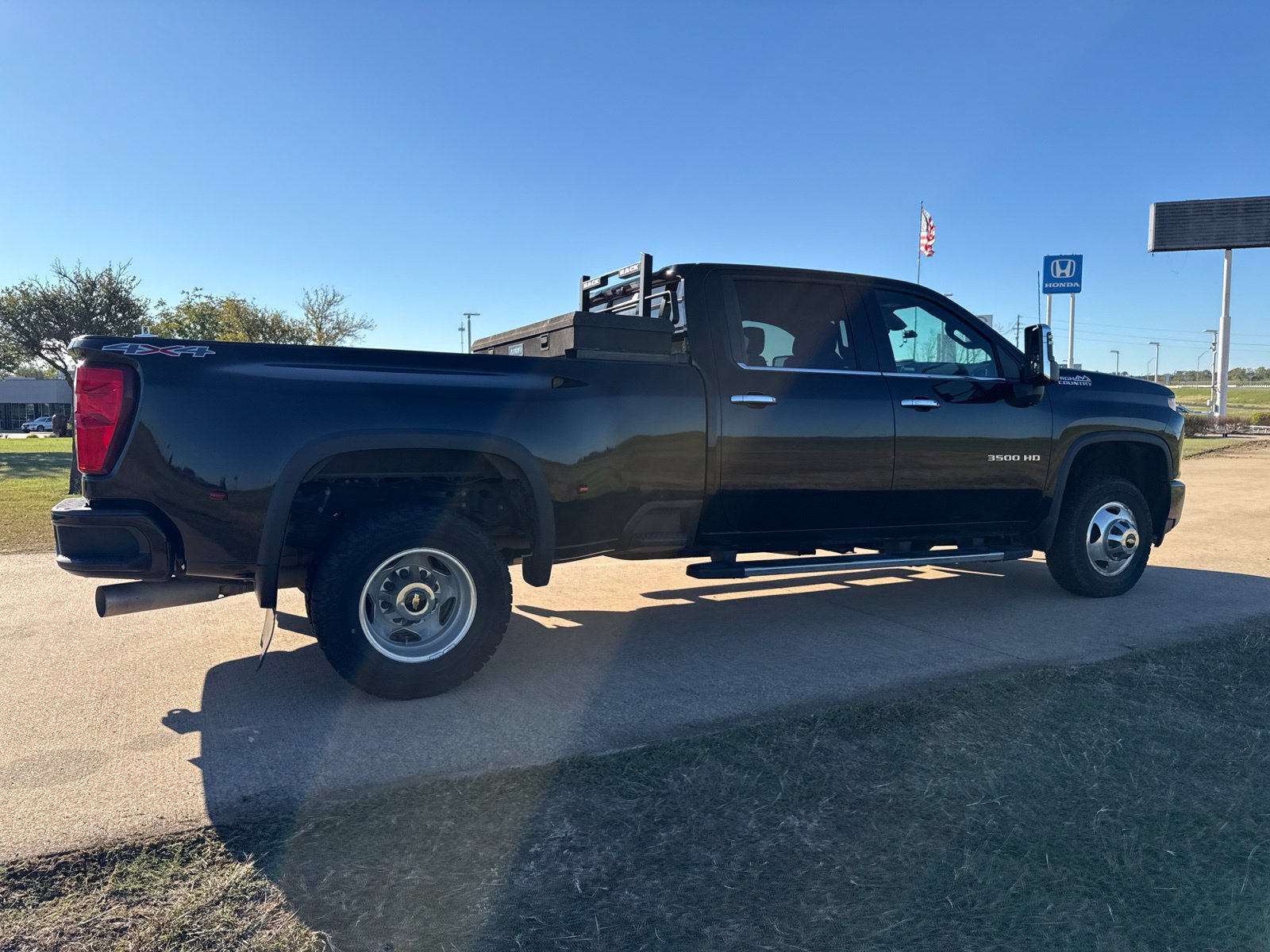 Used 2021 Chevrolet Silverado 3500 High Country AWD/4WD image 10
