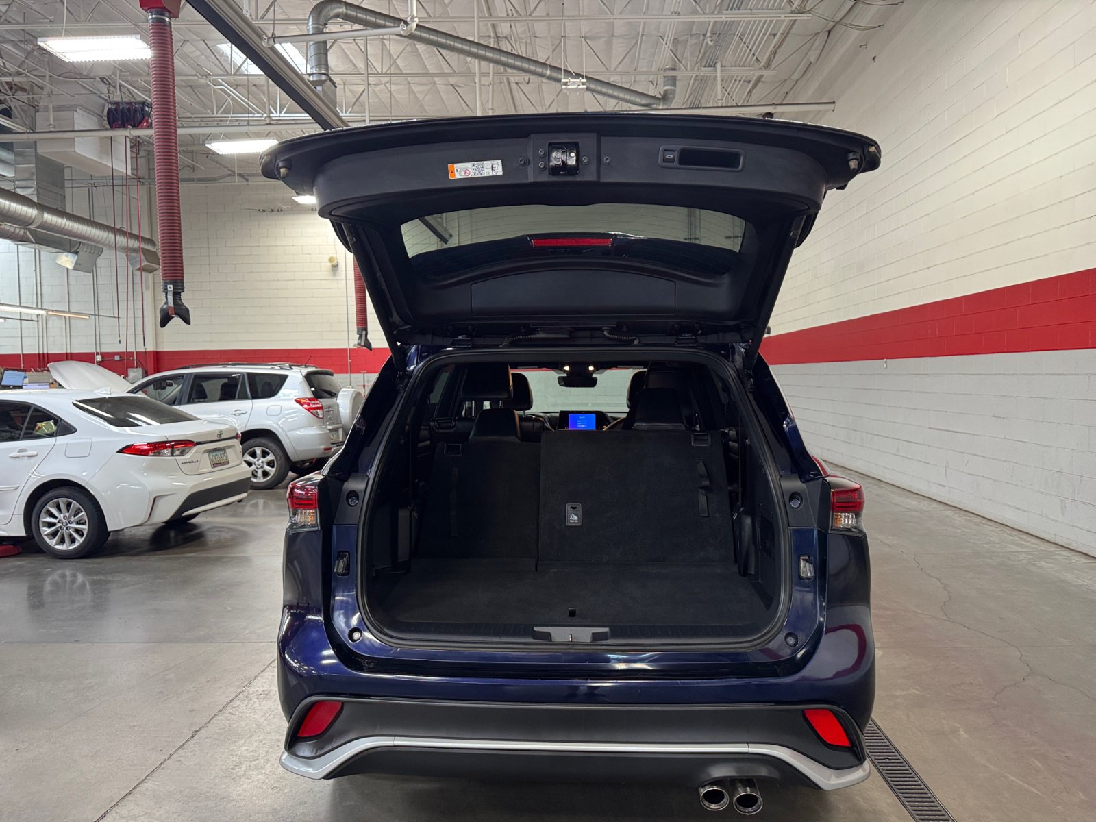 Used 2025 Toyota Highlander XSE AWD/4WD image 34